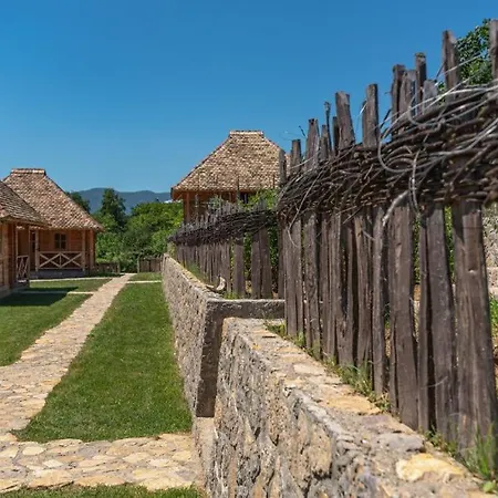 Etno Selo Azbuka Lodge